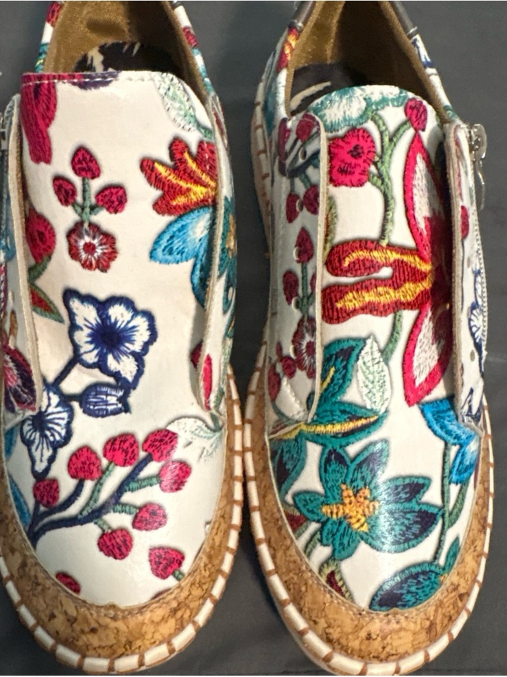 Floral Embroidered Slip-On Women’s Shoes - White Floral